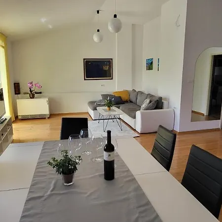 Petra Pekica Apartamento *